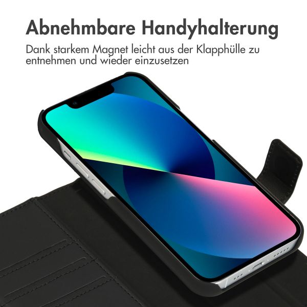 Accezz Premium Leather 2 in 1 Klapphülle für das iPhone 13 Mini - Schwarz