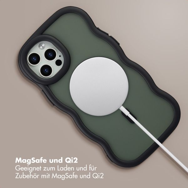 Selencia Wavy Backcover mit MagSafe Apple iPhone 12 (Pro) - Schwarz