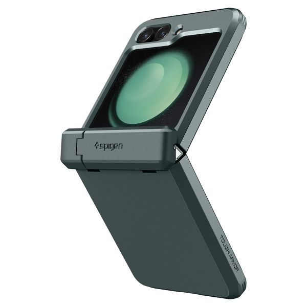 Spigen Tough Armor™ Pro Case für das Samsung Galaxy Z Flip 5 - Abyss Green