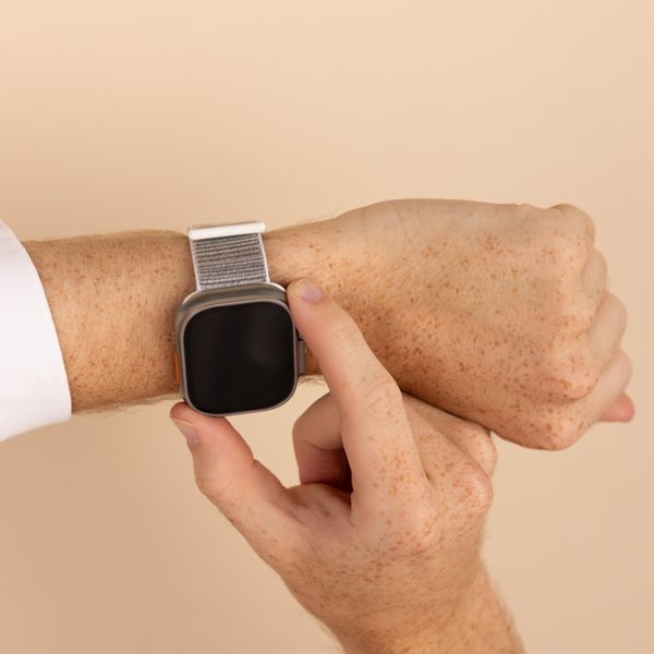 imoshion Nylonarmband für das  Apple Watch Series 1 t/m 11 / SE / Ultra (44/45/46/49 mm) - Seashell