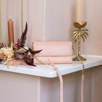 Selencia Clutch Klapphülle aus veganem Leder mit herausnehmbarem Case iPhone 11