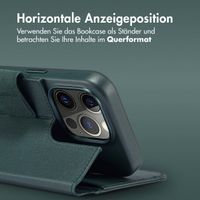 Accezz 2-in-1 Klapphülle aus Leder mit MagSafe Apple iPhone 15 Pro - Cedar Green