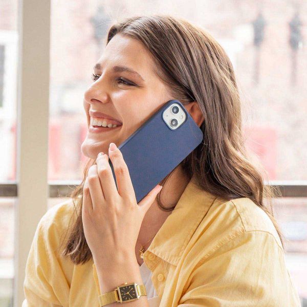 Accezz Liquid Silikoncase mit MagSafe Apple iPhone 16e - Dunkelblau