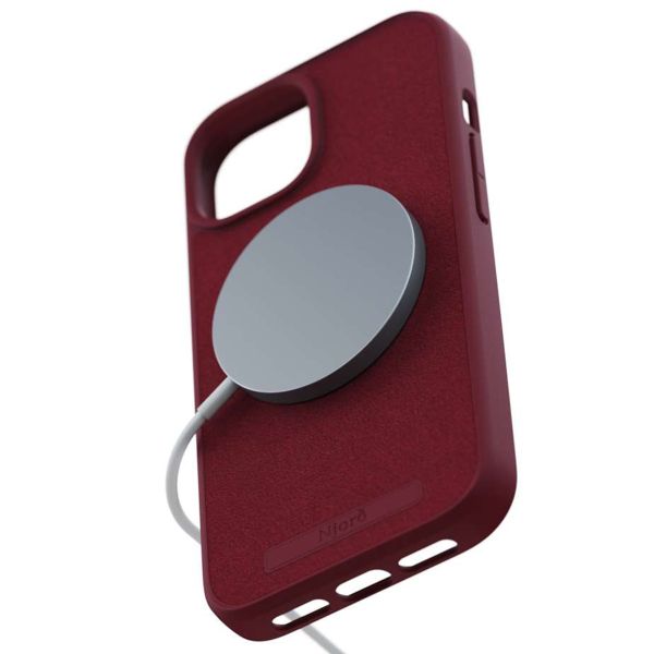 Njorð Collections Wildleder Comfort+ Case MagSafe für das iPhone 15 - Red