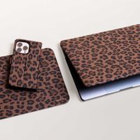 Selencia Sabi Laptop Cover Leopardenmuster Apple MacBook Air 15 Zoll (2023 / 2024 M3 / 2025 M4 / 2026 M5) - Mocha Brown