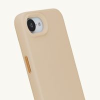 Selencia Rivièra Backcover mit MagSafe mit abnehmbaren Haken Apple iPhone 17e / 16e - Milky Latte