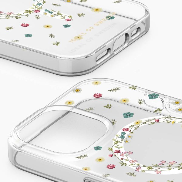 iDeal of Sweden Clear Case MagSafe für das iPhone 15 - Petite Floral