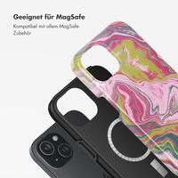 Selencia Vivid Tough Back Cover MagSafe für das iPhone 15 - Marble Pink