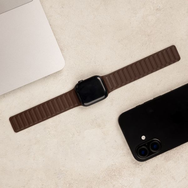 Accezz Magnetisches Echtlederarmband für Apple Watch | 38/40/41/42 mm - Chocolate Brown