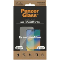 PanzerGlass Ultra-Wide Fit Antibakterieller Displayschutz mit Applikator für das Apple iPhone 14 Pro