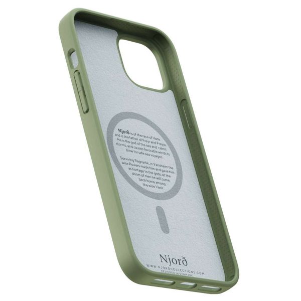 Njorð Collections Wildleder Comfort+ Case MagSafe für das iPhone 15 Plus - Olive