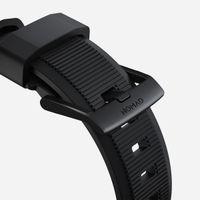 Nomad Robustes Armband FKM für die Apple Watch Series 1 bis 10 / SE / Ultra (2) (44/45/46/49 mm) - Schwarz/Schwarz