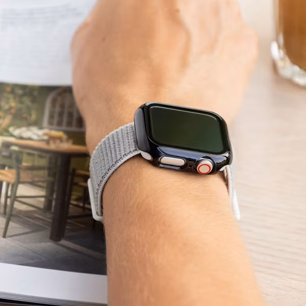 imoshion Full Cover glänzendes Hard Case Apple Watch 7 / 8 / 9 - 41 mm - Schwarz