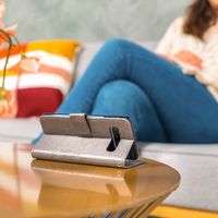 Kleeblumen Klapphülle Grau für das Huawei Y6 (2019)