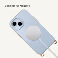 Selencia Rivièra Backcover mit MagSafe mit abnehmbaren Haken Apple iPhone 15 - Powder Blue