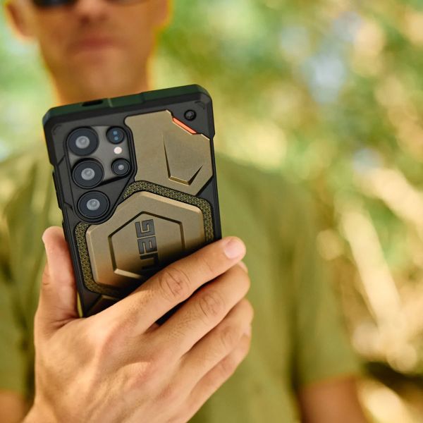 UAG Monarch Pro Backcover für das Samsung Galaxy S25 Ultra - Kevlar Element Green