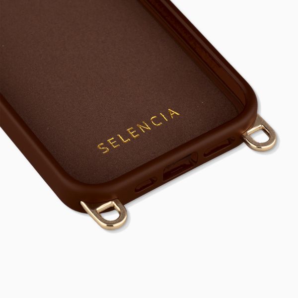 Selencia Rivièra MagSafe Backcover mit abnehmbaren Haken für das Apple iPhone 15 Pro - Choco Brown + Satin Crush Handykette - Cosmic Candy