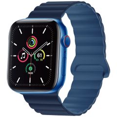 imoshion Magnetisches Silikonarmband für das  Apple Watch Series 1 t/m 11 / SE / Ultra (44/45/46/49 mm) - Dunkelblau