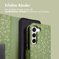 imoshion ﻿Design Klapphülle für das Samsung Galaxy S22 - Green Flowers