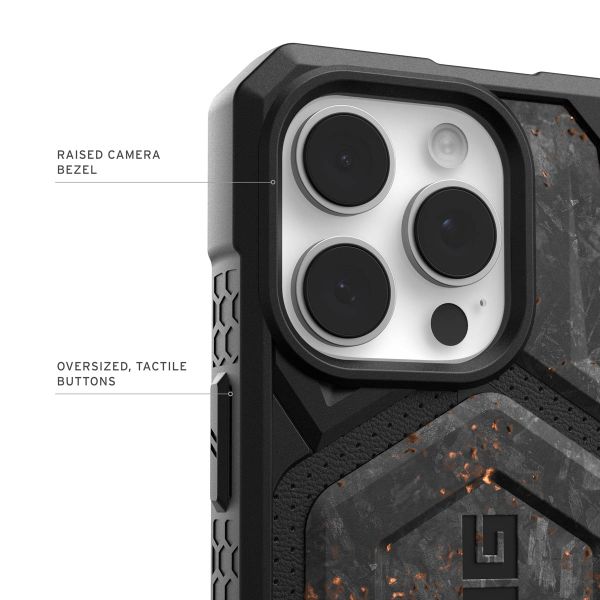 UAG Monarch Pro Backcover Apple iPhone 16 Pro Max - Forged Carbon