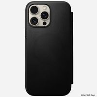 Nomad Modern Leather Folio Klapphülle Apple iPhone 16 Pro Max - Schwarz