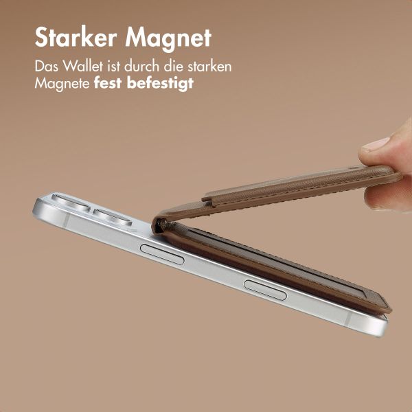 Accezz Leder-Wallet mit Standfunktion - Geeignet für MagSafe und Qi2 - Coffee Brown