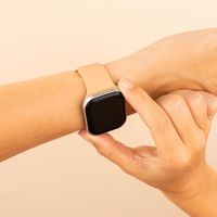 imoshion Silikonband⁺ für die Apple Watch Series 1 bis 9 / SE (38/40/41 mm) | Series 10 (42 mm) - Walnut - Größe S/M