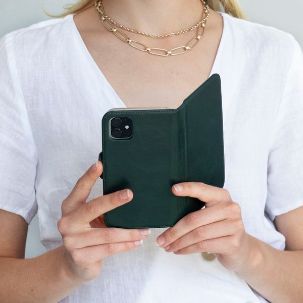Selencia Echtleder Klapphülle Apple iPhone 11 - Grün