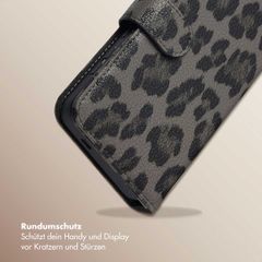Selencia Sabi Klapphülle mit Leopardenmuster Samsung Galaxy S25 / S24 - Midnight Black
