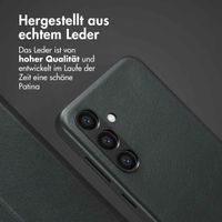 Accezz 2-in-1 Klapphülle aus Leder mit MagSafe für das Samsung Galaxy S24 - Onyx Black