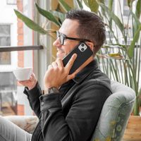 Accezz Leather Backcover mit MagSafe für das Apple iPhone 14 Plus - Schwarz