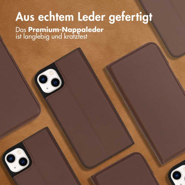 Accezz Premium Leather Slim Klapphülle für das iPhone 14 Plus - Braun