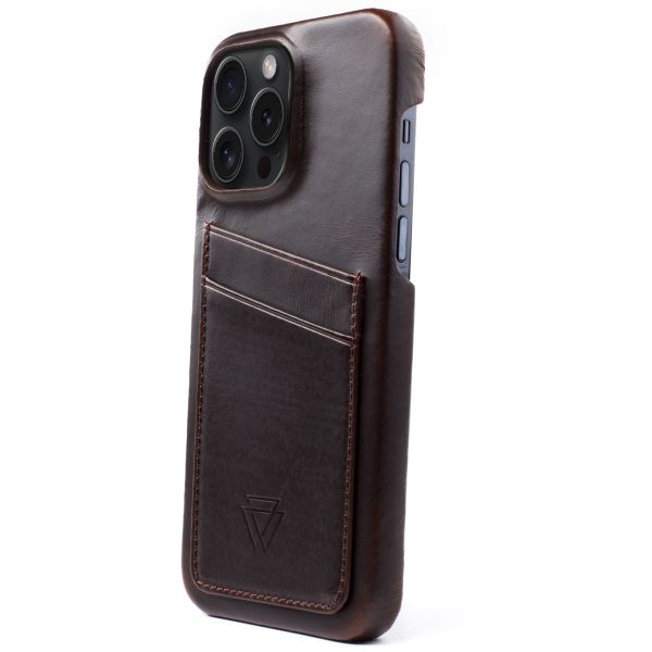 Wachikopa Full Wrap C.C. Back Cover mit 2 Kartenhaltern für das iPhone 15 Pro Max - Dark Brown