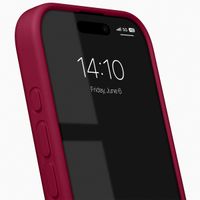 iDeal of Sweden Silikon Case für das Apple iPhone 16 Plus - Cranberry