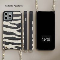 Selencia Nova HandyHülle mit Kordel und Kartenhalter Apple iPhone 15 Pro - Zazzy Zebra