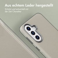 Accezz MagSafe Leather Backcover Samsung Galaxy A57 (5G) - Light Grey