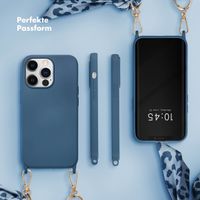 Selencia Back Cover mit luxuriöser Handschlaufe für das iPhone 13 Pro - Blau