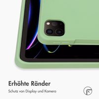 Accezz Liquid Silicone Back Cover mit Stifthalter für das iPad Pro 12.9 (2022) / Pro 12.9 (2021) / Pro 12.9 (2020) - Hellgrün