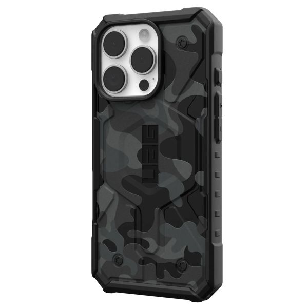 UAG Pathfinder Case für das iPhone 16 Pro - Midnight Camo