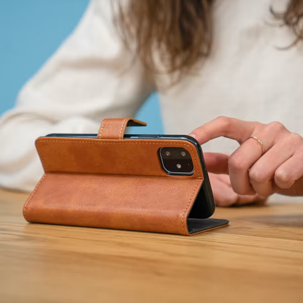 imoshion Luxuriöse Klapphülle Samsung Galaxy A32 (5G) - Braun