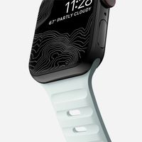 Nomad Sport Band FKM für die Apple Watch Series 1 bis 9 / SE (38/40/41 mm) | Series 10 (42 mm) - Icy Blue Glow