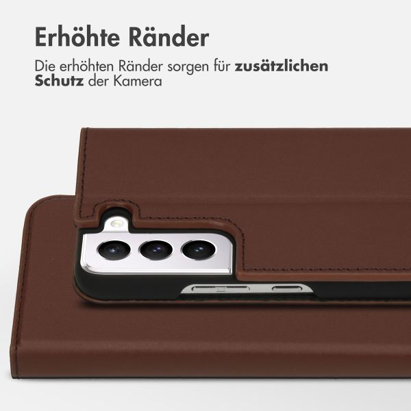 Accezz Premium Leather Slim Klapphülle Samsung Galaxy S22 Plus - Braun