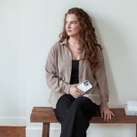 Selencia Vivid Rückabdeckung mit MagSafe Apple iPhone 15 Pro - Nature Light Brown