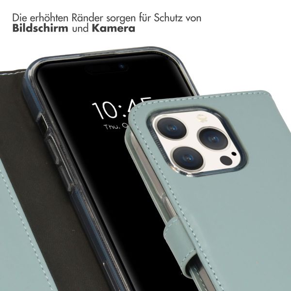 Selencia Echtleder Klapphülle für das iPhone 15 Pro - Air Blue