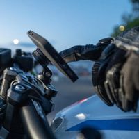 SP Connect Bar Clamp Mount Pro Motorrad-Handyhalterung - 360° drehbar - Schwarz