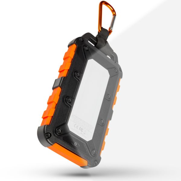 Xtorm ﻿Xtreme Series - Solarladegerät Powerbank 10.000 mAh - Schwarz/Orange