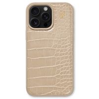 iDeal of Sweden Vegan Leather Back Cover für das iPhone 16 Pro - Warm Beige Croco