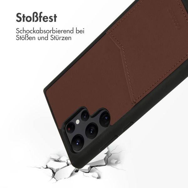 Accezz Premium Leather Card Slot Back Cover für das Samsung Galaxy S22 Ultra - Braun