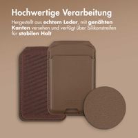 Accezz Leder-Wallet mit Standfunktion - Geeignet für MagSafe und Qi2 - Coffee Brown