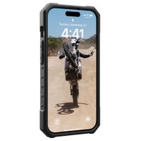 UAG Pathfinder Case für das iPhone 15 Pro - Midnight Camo